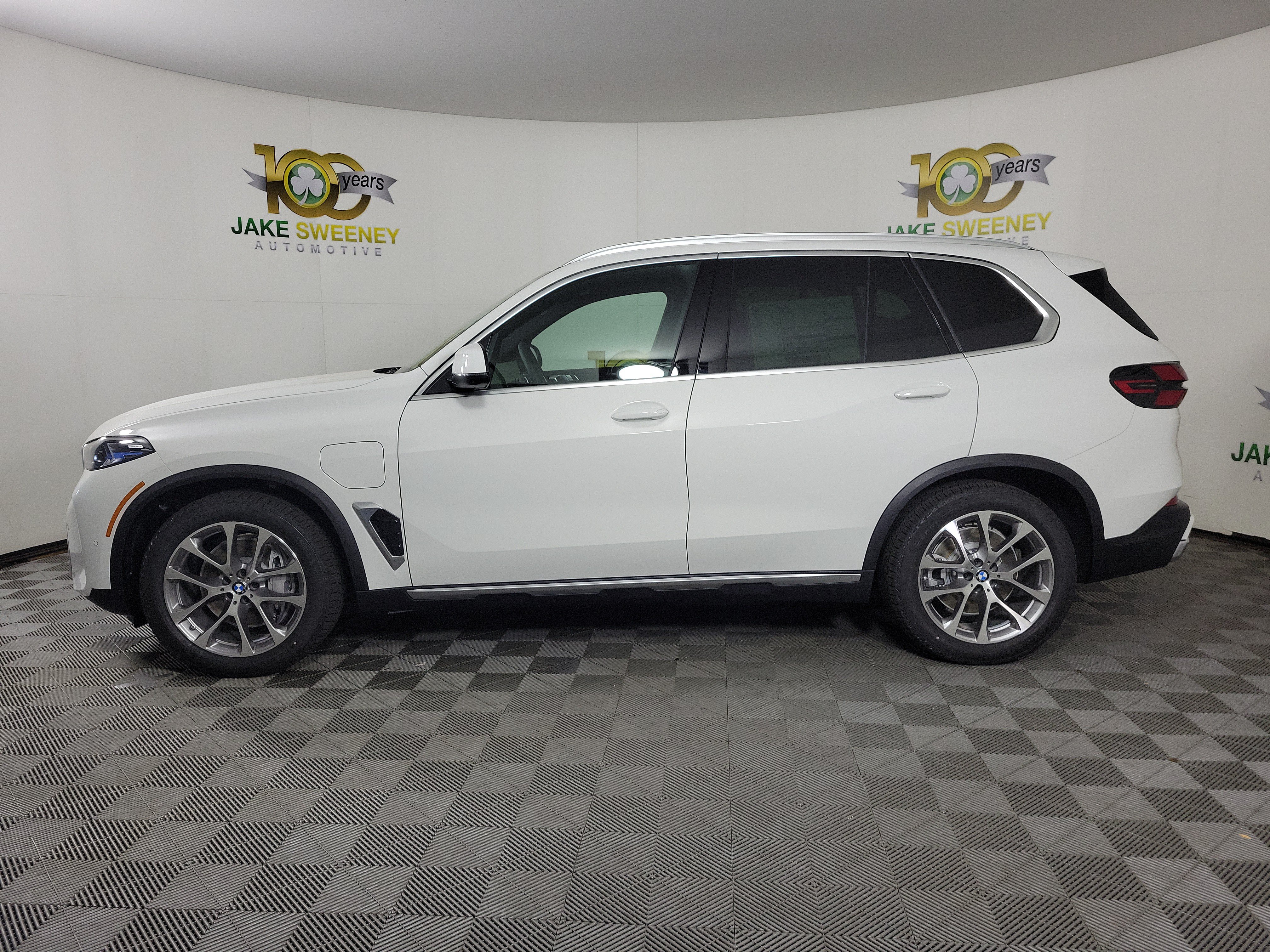 New 2026 BMW X5 xDrive50e AWD/4WD image 4
