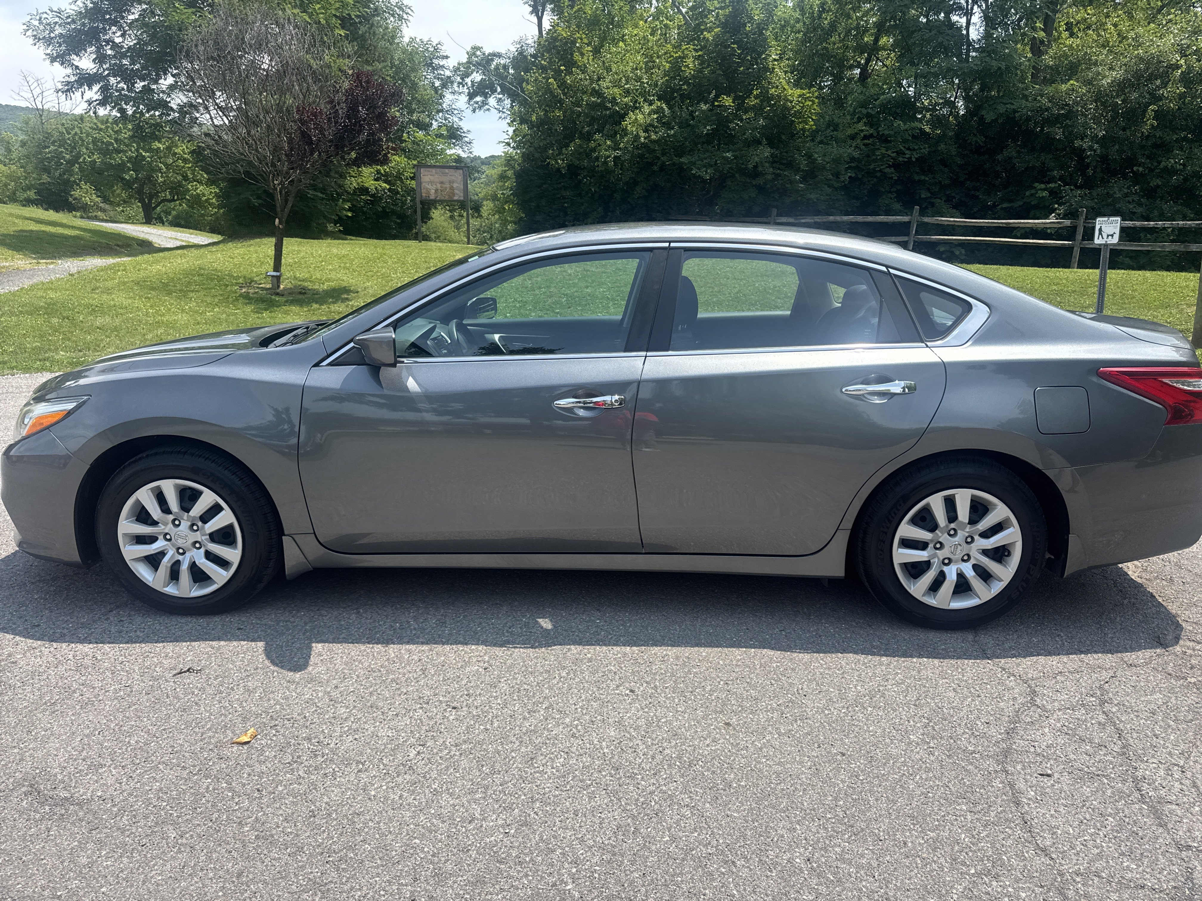 Used 2017 Nissan Altima 2.5 S w/ Power Driver Seat Package FWD image 6