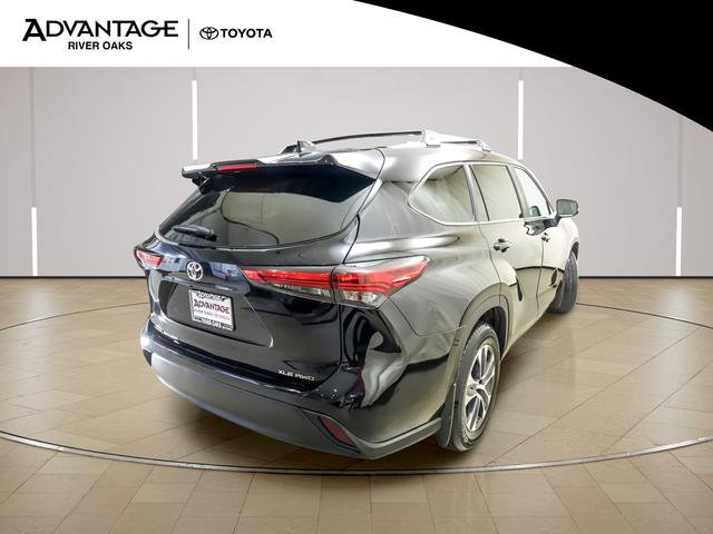 Used 2023 Toyota Highlander XLE AWD/4WD image 7