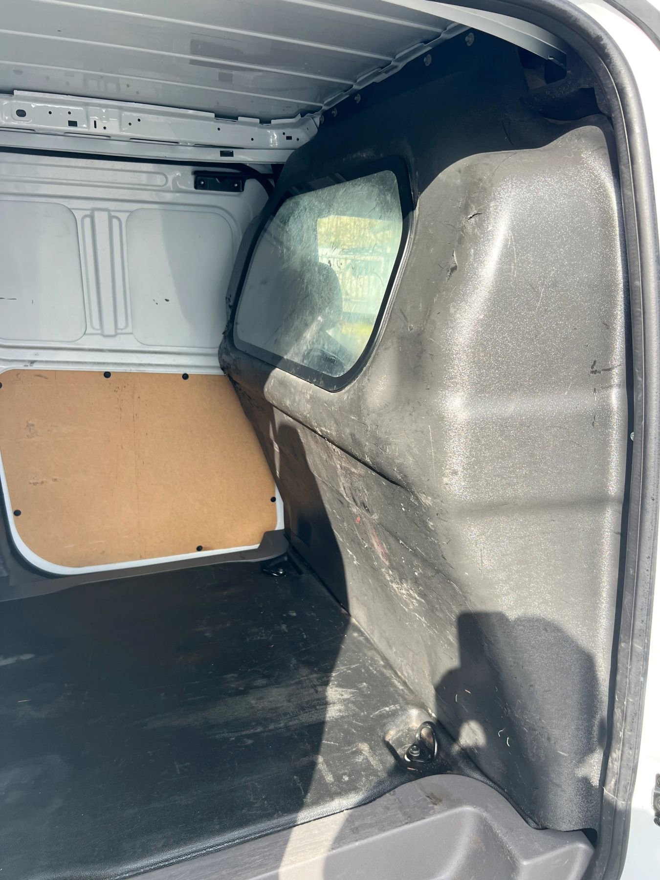 Used 2022 Ford Transit Connect XL image 16