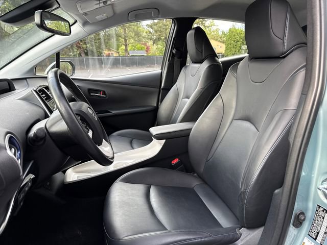 Used 2016 Toyota Prius Four Touring w/ Premium Convenience Package image 9