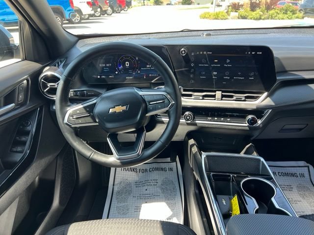 Used 2025 Chevrolet Equinox LT w/ Safety and Technology Package AWD/4WD image 18