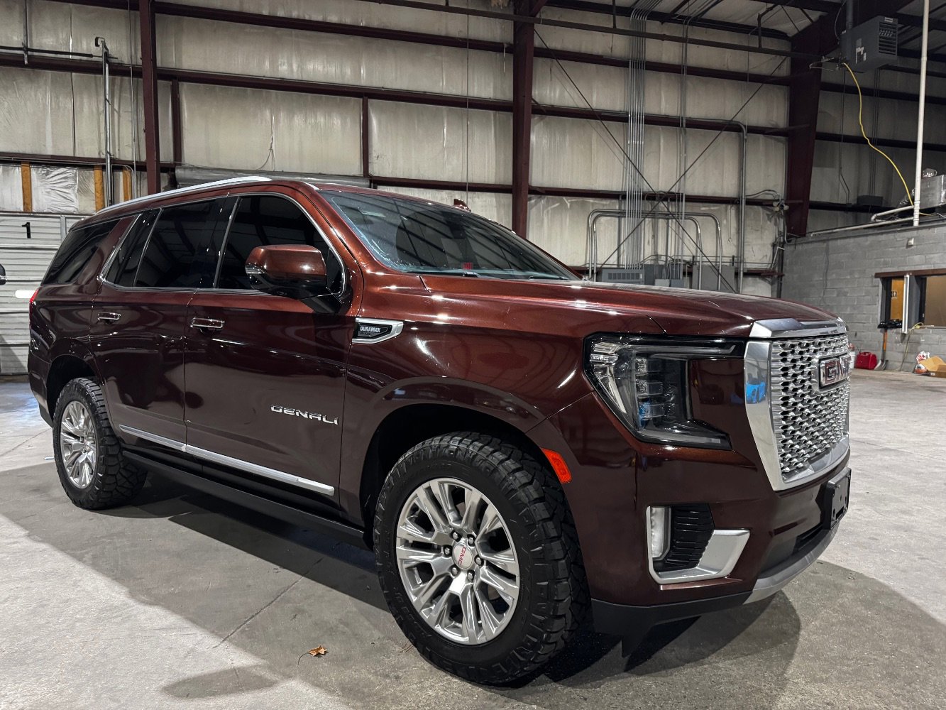 Used 2022 GMC Yukon Denali image 2