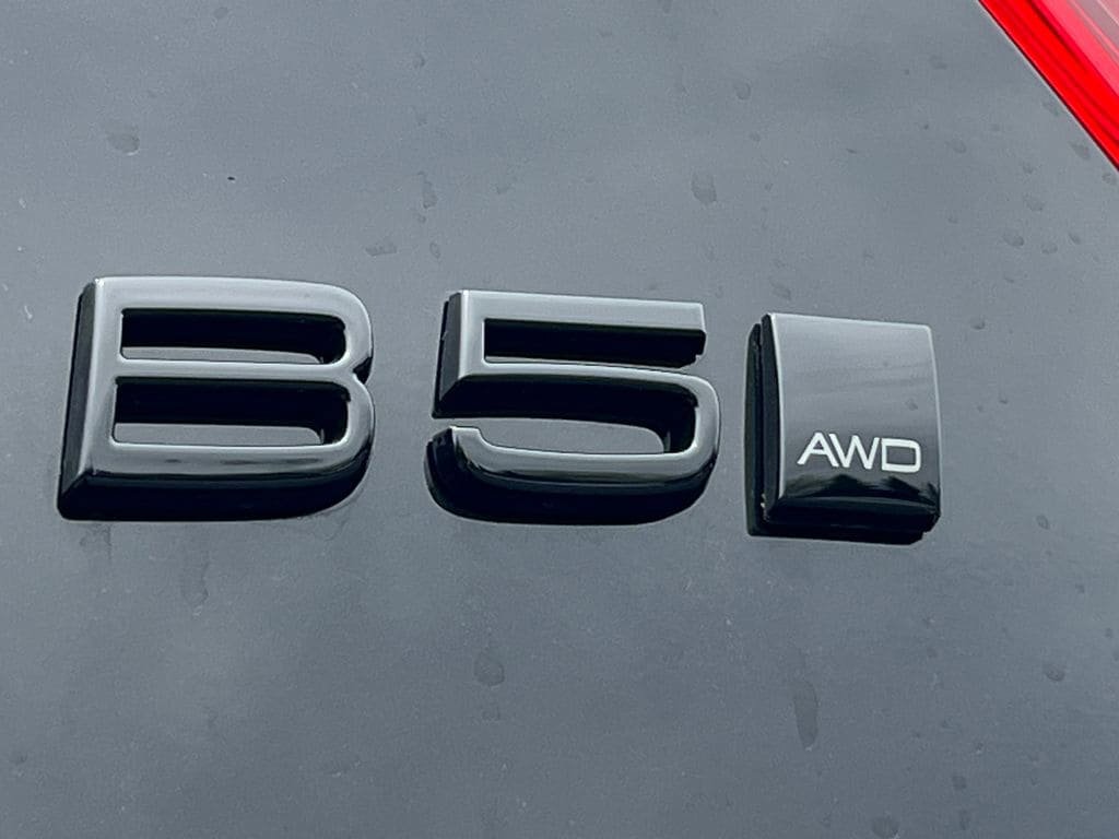 New 2026 Volvo XC40 B5 Ultra w/ Climate Package AWD/4WD image 9