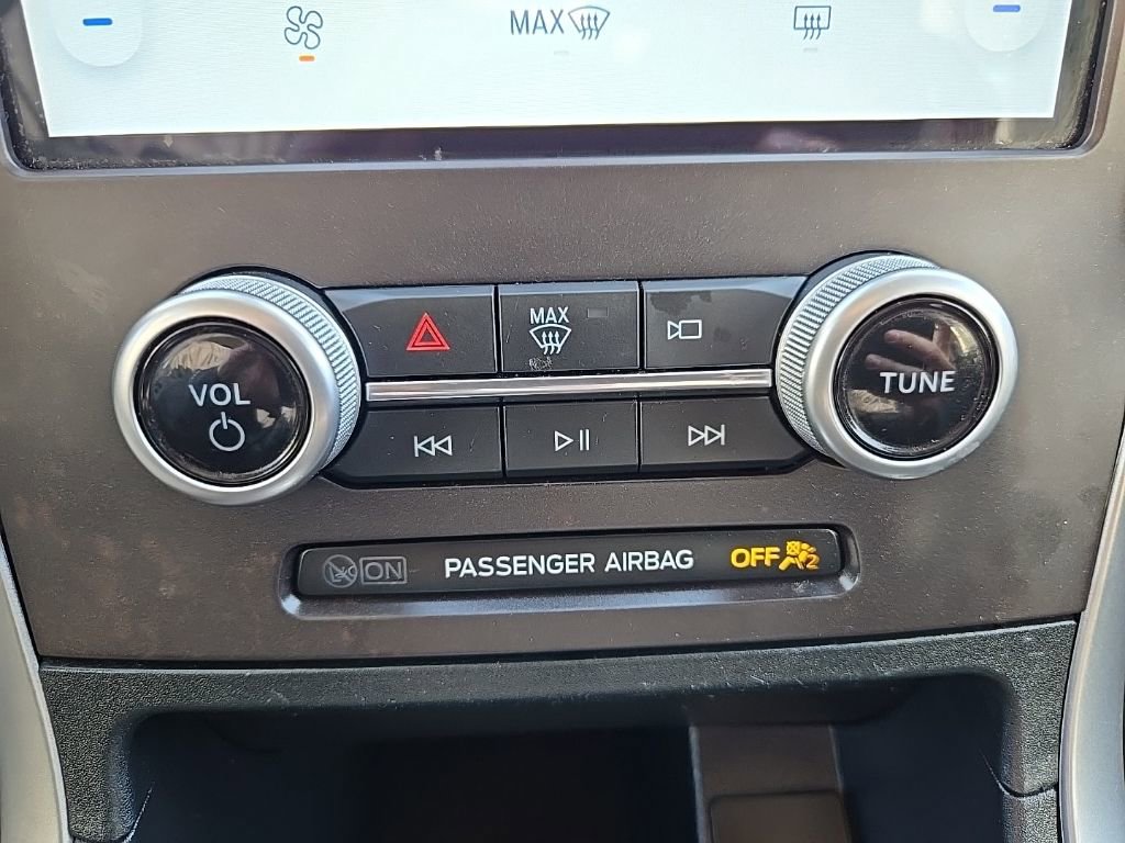 Used 2021 Ford Edge SE image 20