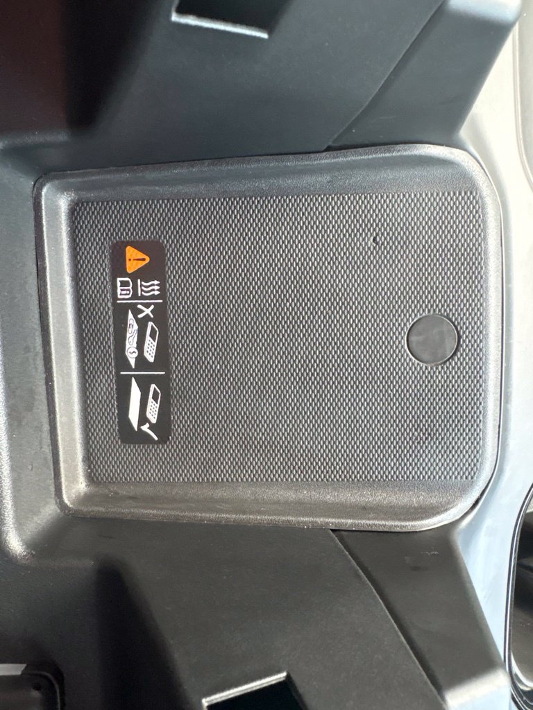 Used 2024 GMC Sierra 2500 AT4 w/ AT4 Preferred Package AWD/4WD image 12