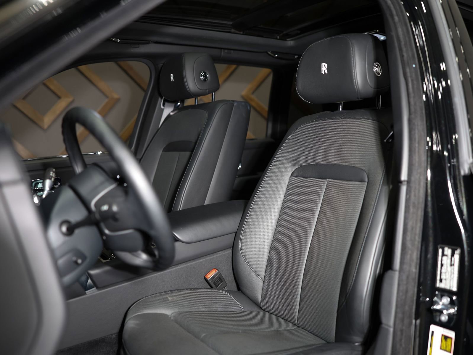 Used 2019 Rolls-Royce Cullinan image 6