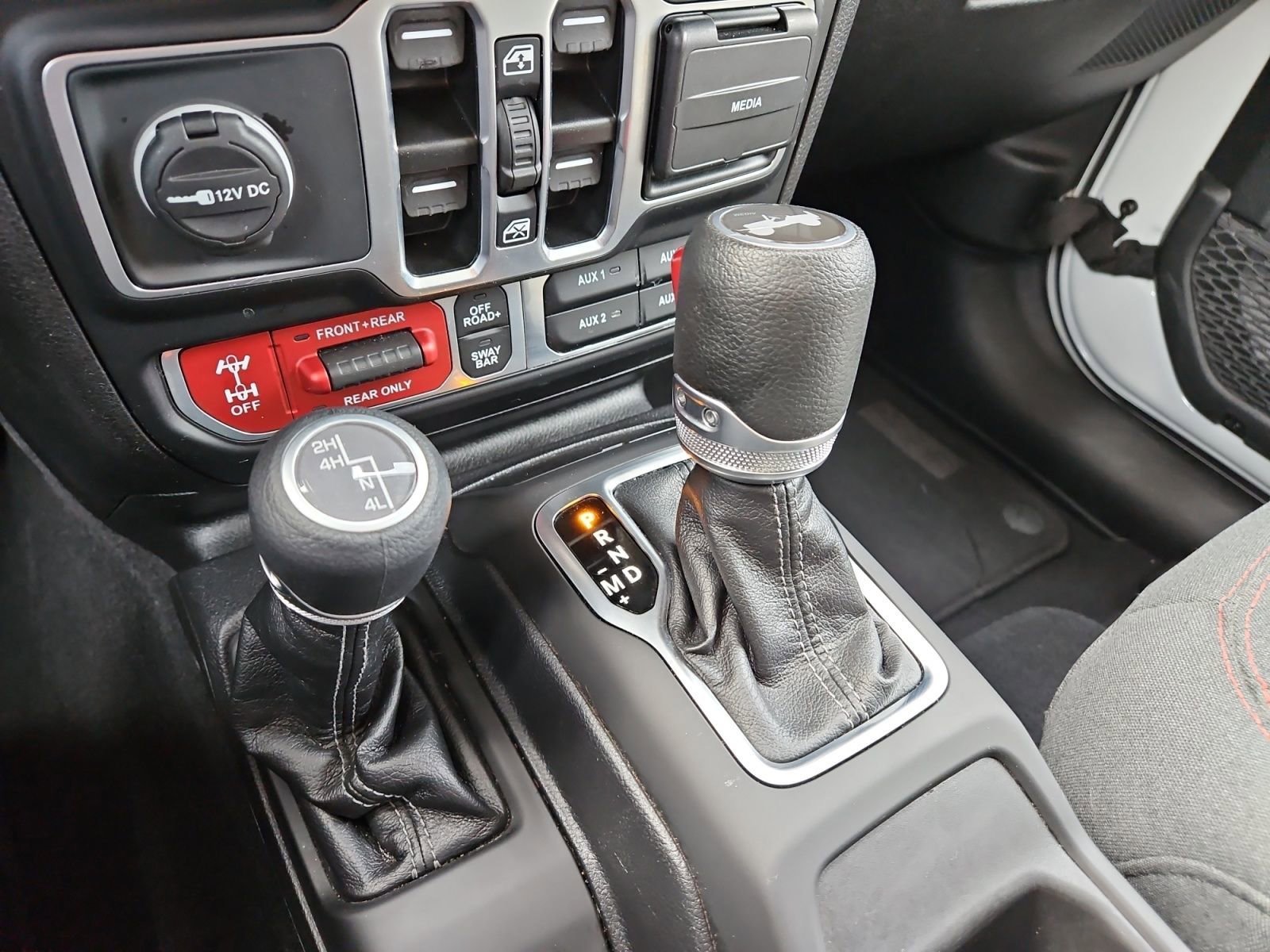 Used 2025 Jeep Wrangler Unlimited Rubicon image 27