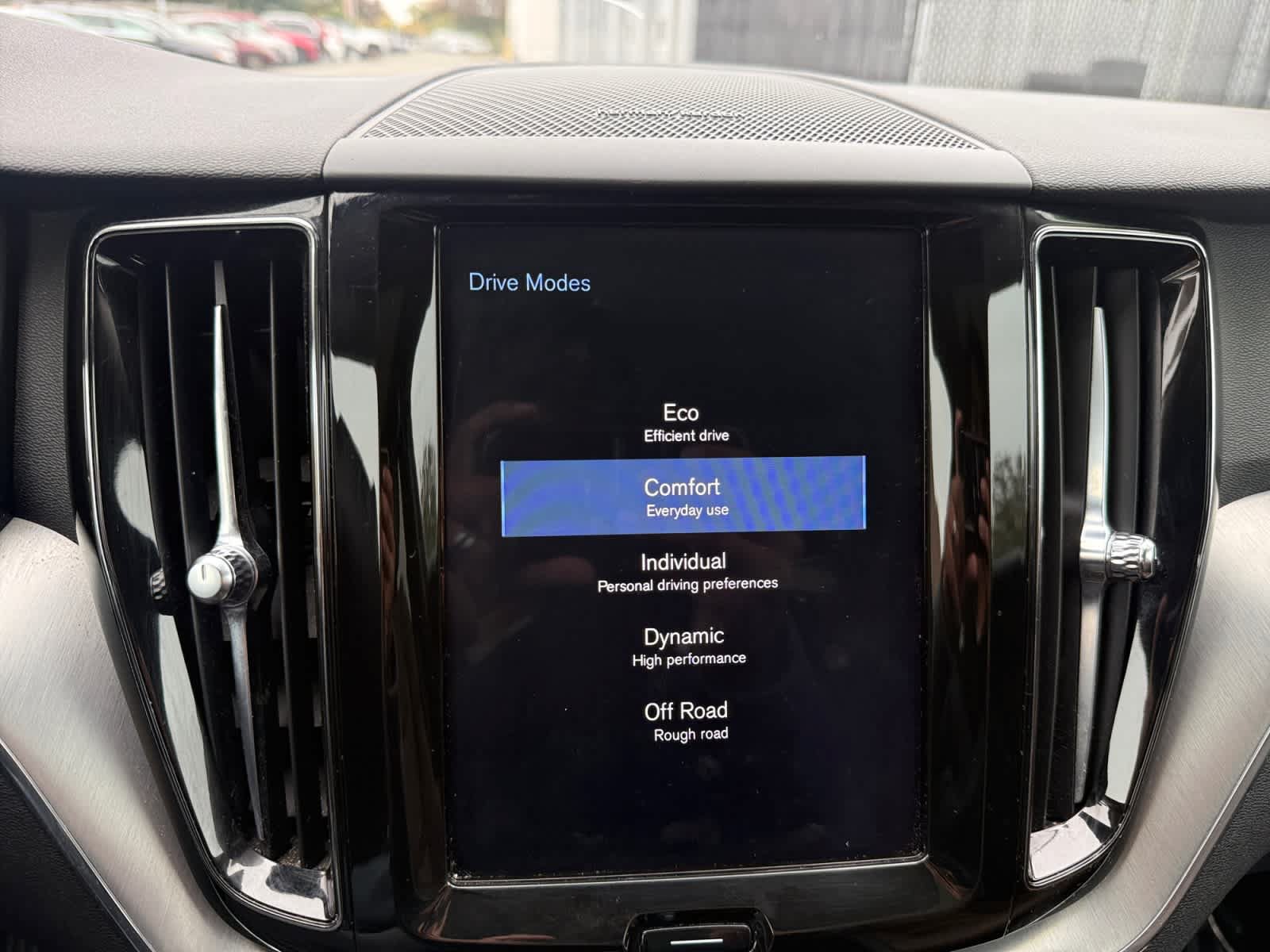 Used 2019 Volvo XC60 T5 Momentum w/ Protection Package AWD/4WD image 26