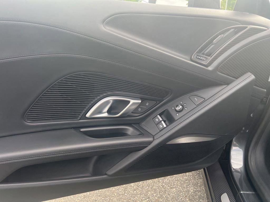 Used 2017 Audi R8 V10 plus AWD/4WD image 7