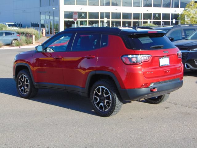 Used 2025 Jeep Compass Trailhawk AWD/4WD image 7