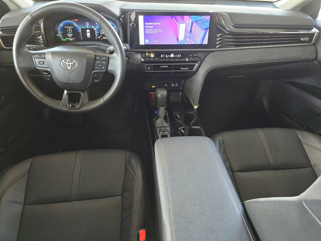 Used 2025 Toyota Camry XLE FWD image 18