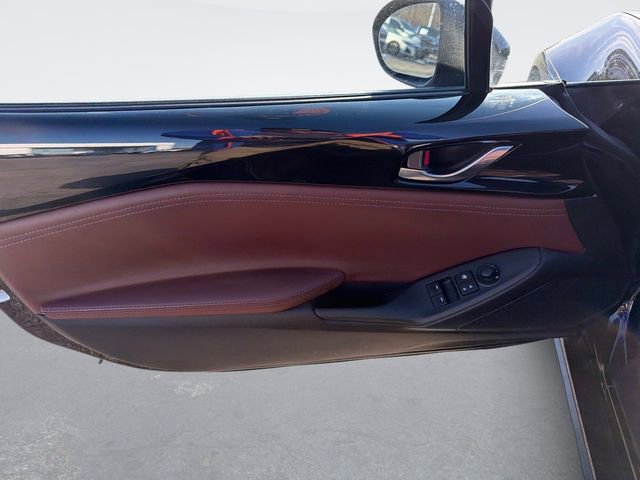 Used 2019 MAZDA MX-5 Miata RF Grand Touring image 12