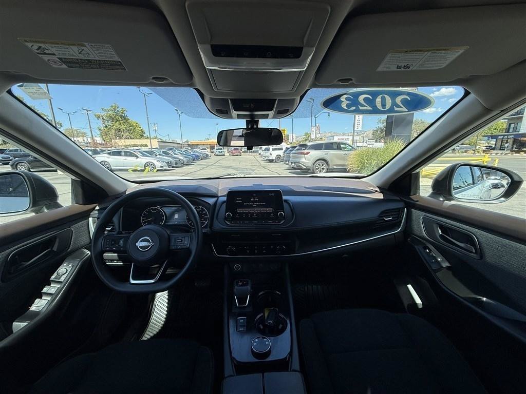 Used 2023 Nissan Rogue S AWD/4WD image 21
