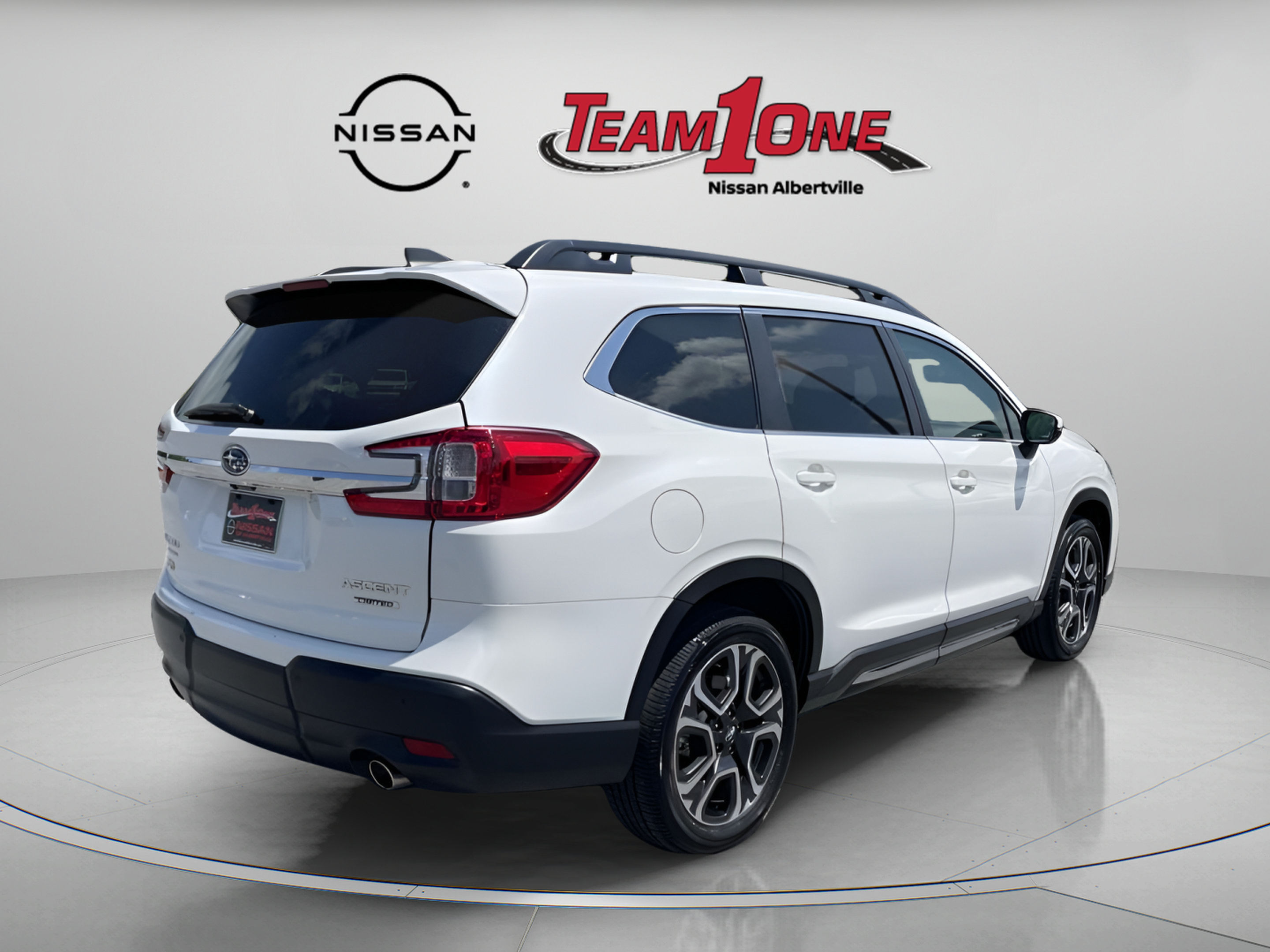Used 2023 Subaru Ascent Limited AWD/4WD image 8