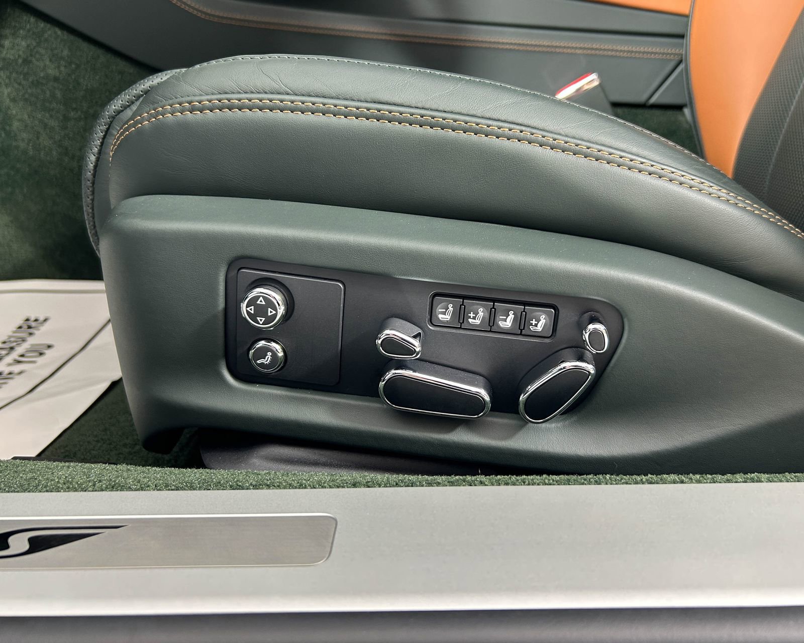 Used 2024 Bentley Continental GT V8 image 17