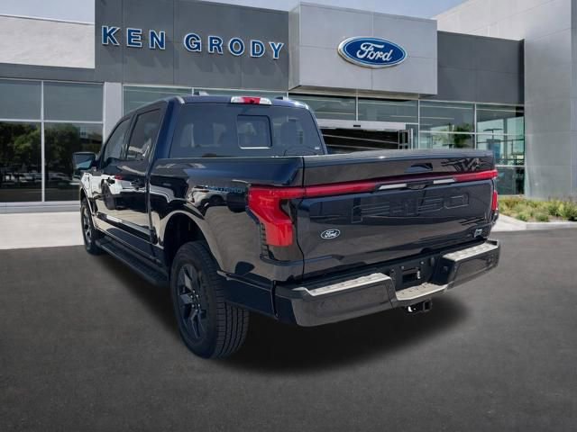 Used 2025 Ford F150 Lightning Lariat w/ Max Trailer Tow Package image 4