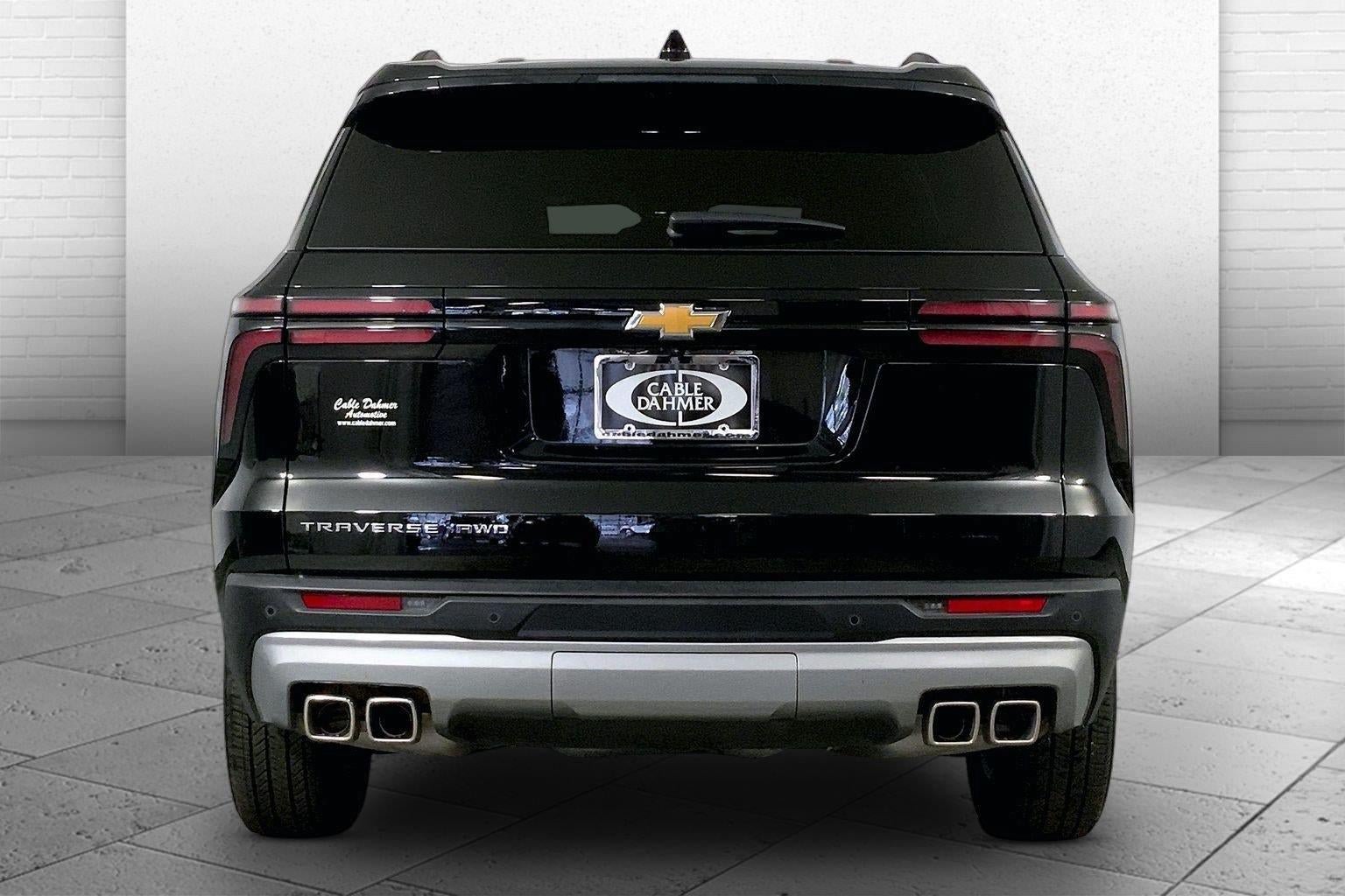Used 2026 Chevrolet Traverse LT w/ Driver Confidence Package AWD/4WD image 3