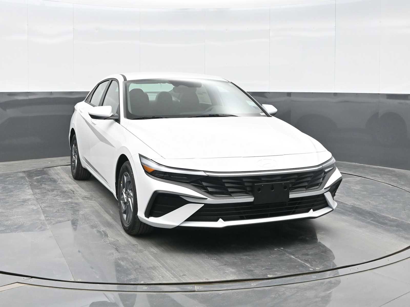 New 2026 Hyundai Elantra Blue video 2