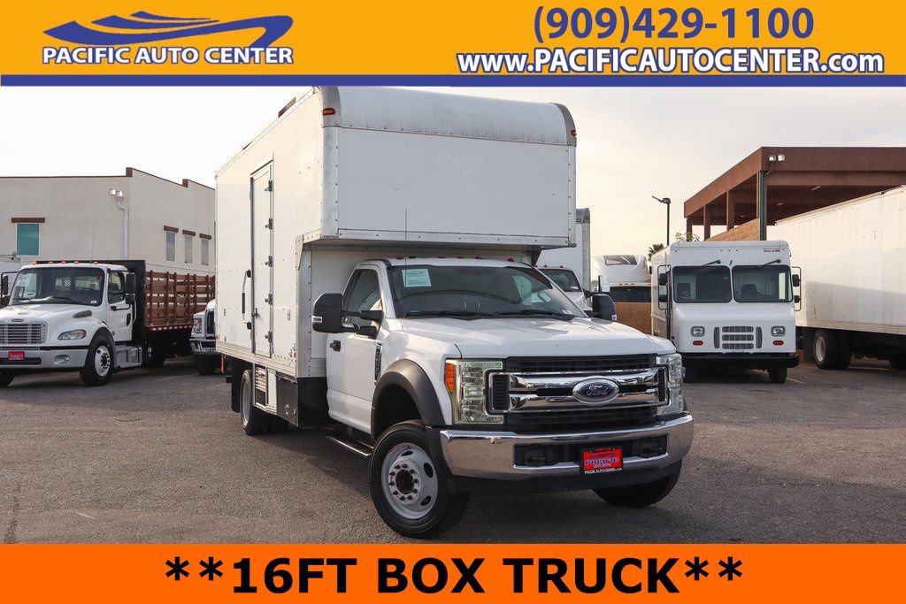 Used 2017 Ford F550 2WD Regular Cab Super Duty image 1