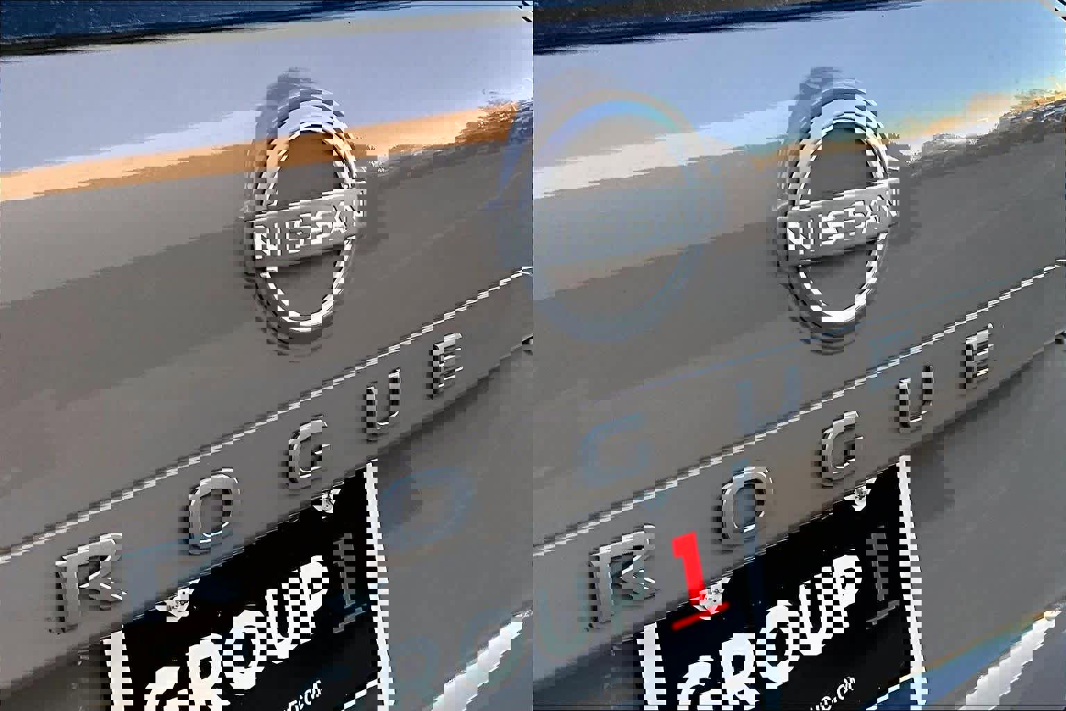 Used 2025 Nissan Rogue SV image 28