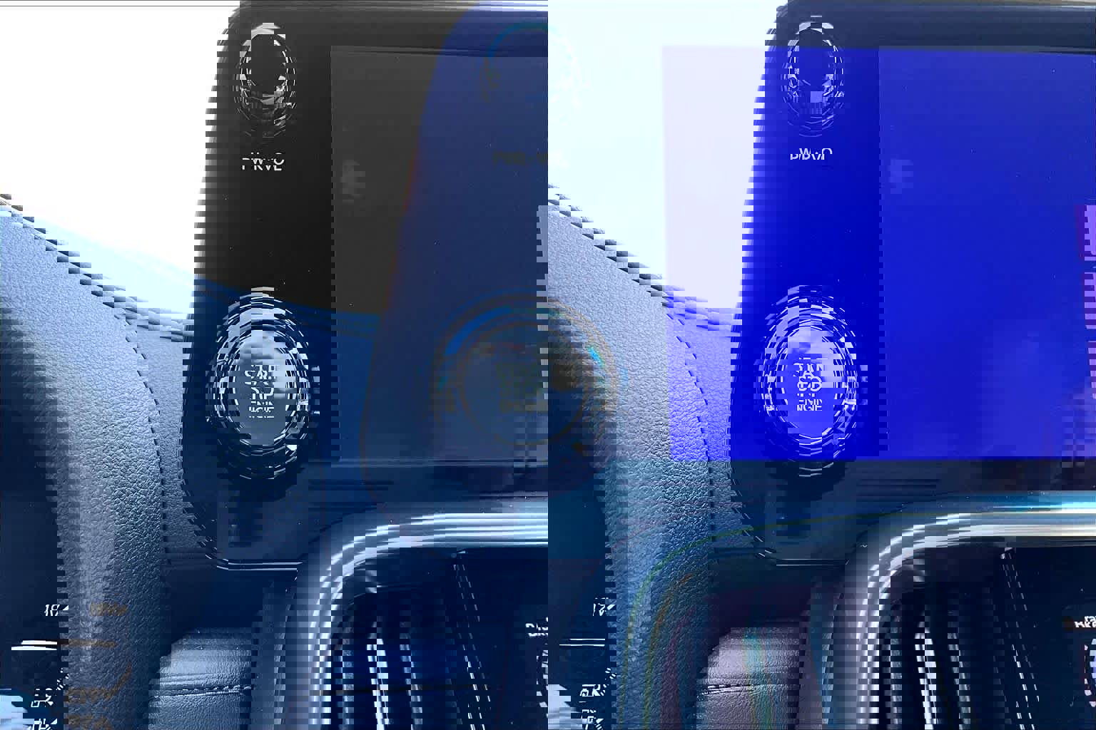 Used 2024 Lexus LX 600 4WD w/ Luxury Package image 32