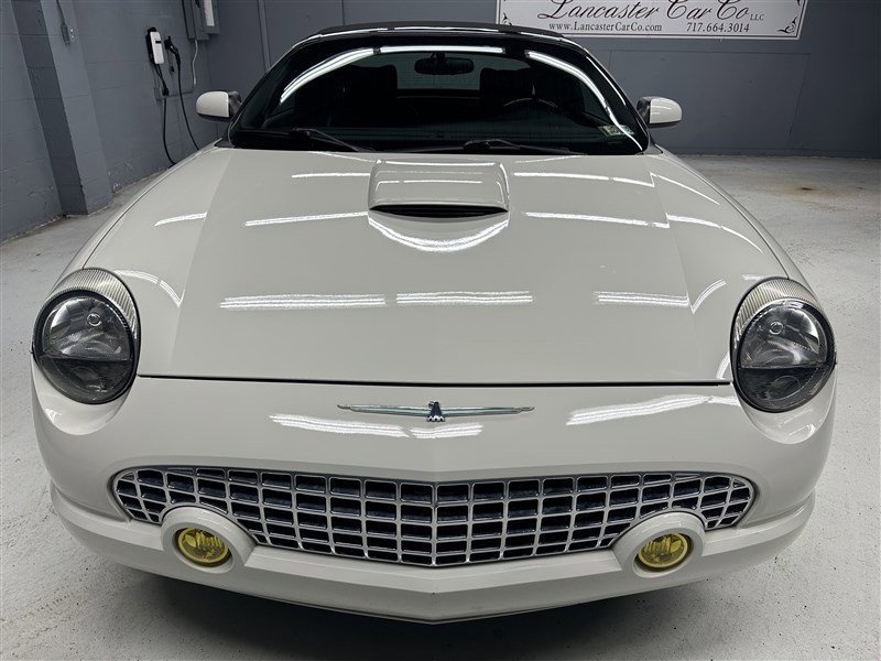 Used 2002 Ford Thunderbird Deluxe image 17
