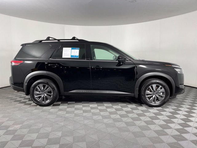 Used 2025 Nissan Pathfinder SV w/ SV Premium Package AWD/4WD image 13