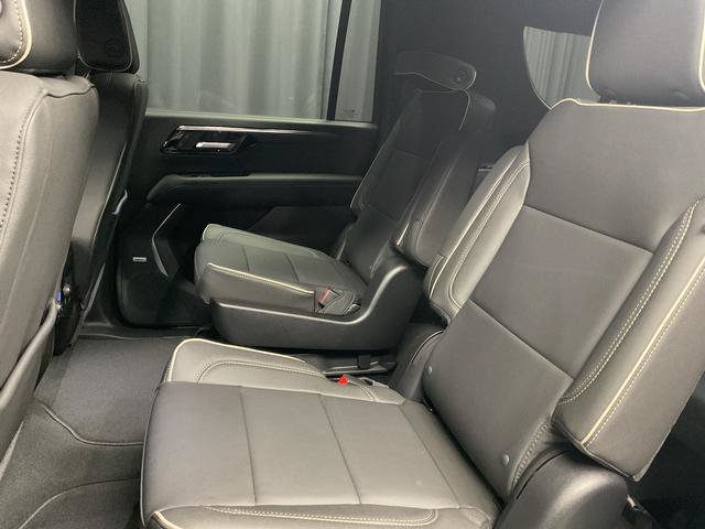 New 2026 Chevrolet Suburban Premier w/ Sun And Tow Package AWD/4WD image 10