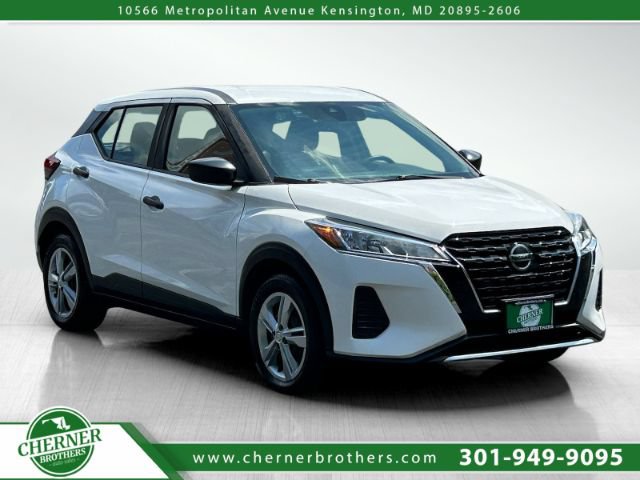 Used 2022 Nissan Kicks S FWD image 1