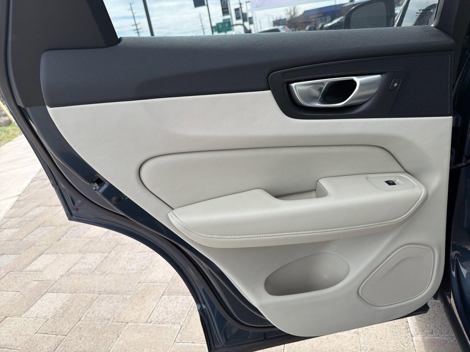 Used 2024 Volvo XC60 B5 Ultimate w/ Protection Package Premier image 20