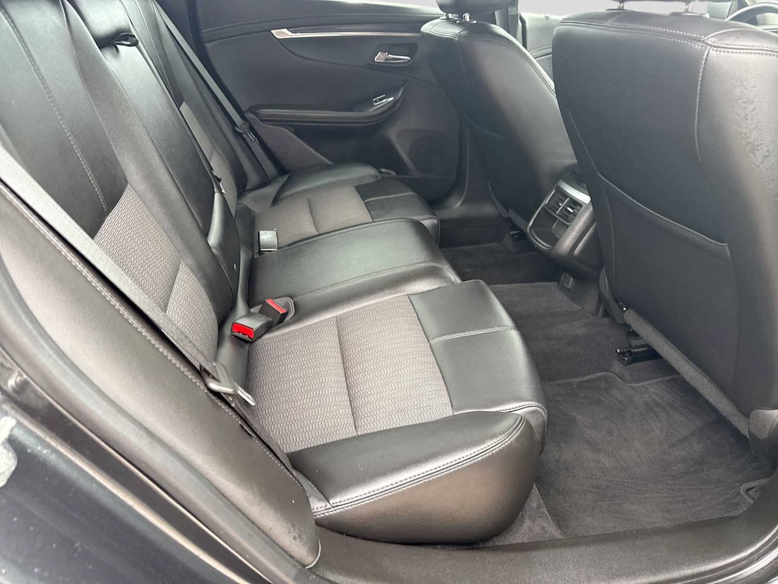 Used 2019 Chevrolet Impala LT FWD image 19