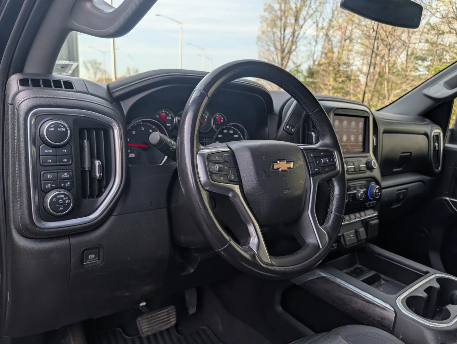 Used 2022 Chevrolet Silverado 2500 LTZ w/ LTZ Convenience Package image 7