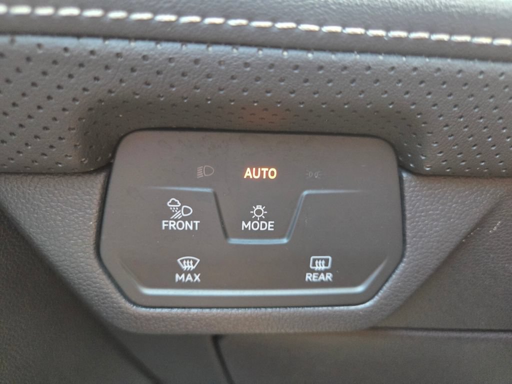 Used 2026 Volkswagen Atlas SE AWD/4WD image 12