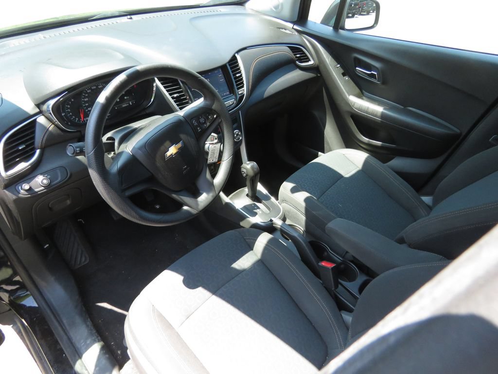 Used 2020 Chevrolet Trax LS AWD/4WD image 11