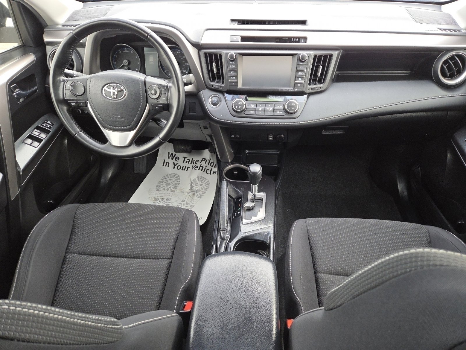 Used 2018 Toyota RAV4 XLE image 25