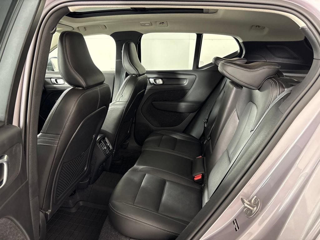 Used 2026 Volvo XC40 B5 Plus AWD/4WD image 25