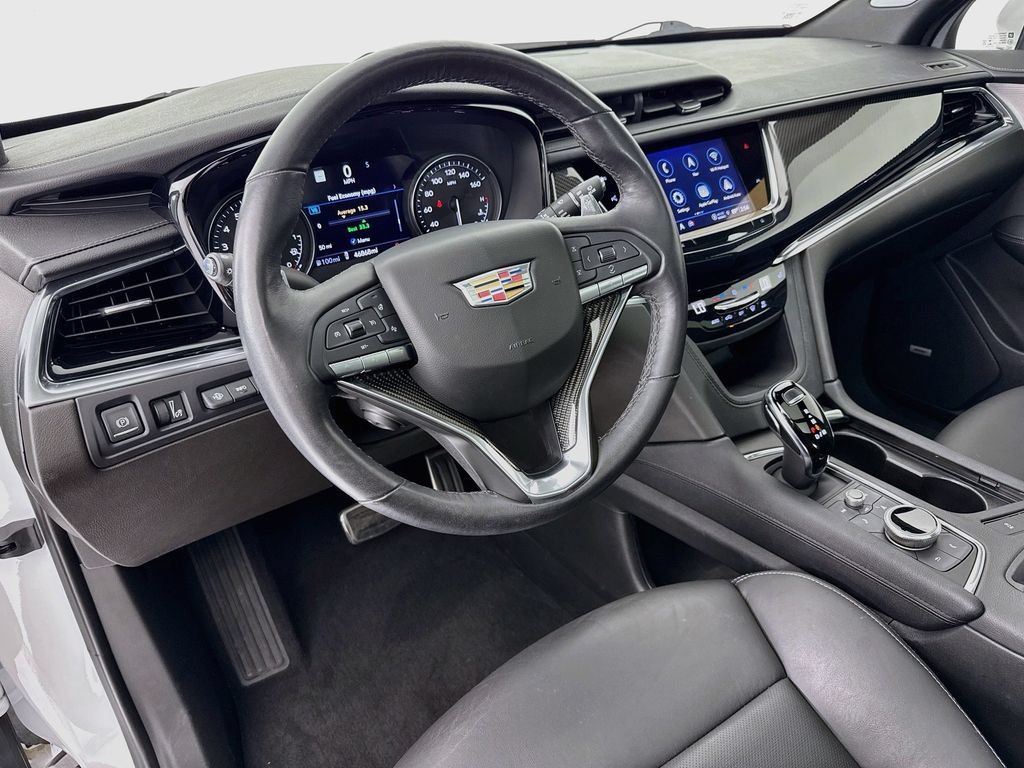 Used 2022 Cadillac XT6 Sport w/ Technology Package AWD/4WD image 4