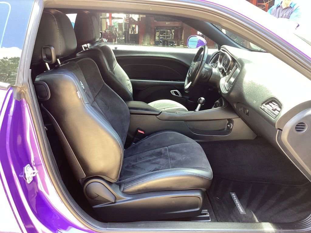 Used 2016 Dodge Challenger R/T Scat Pack w/ Leather Interior Group RWD image 30