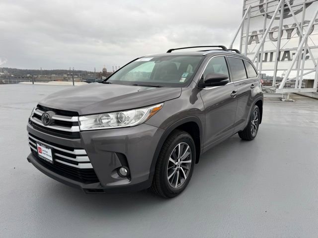 Certified 2017 Toyota Highlander XLE image 8
