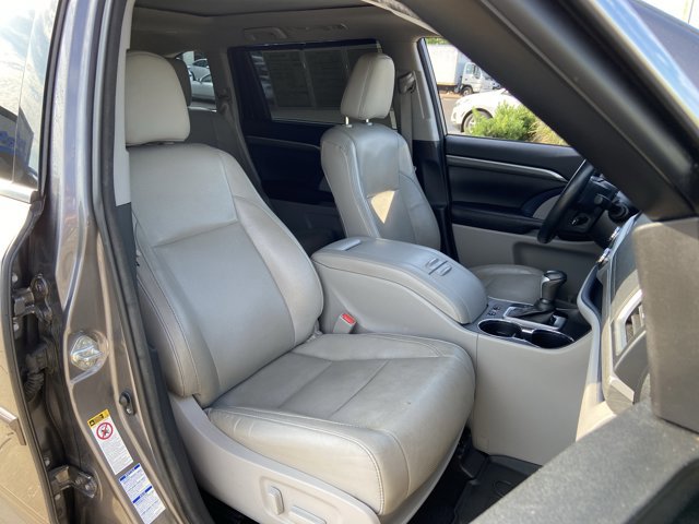 Used 2017 Toyota Highlander Limited Platinum AWD/4WD image 20