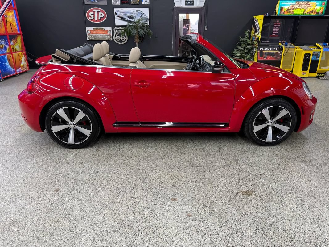 Used 2013 Volkswagen Beetle 2.0T FWD image 12