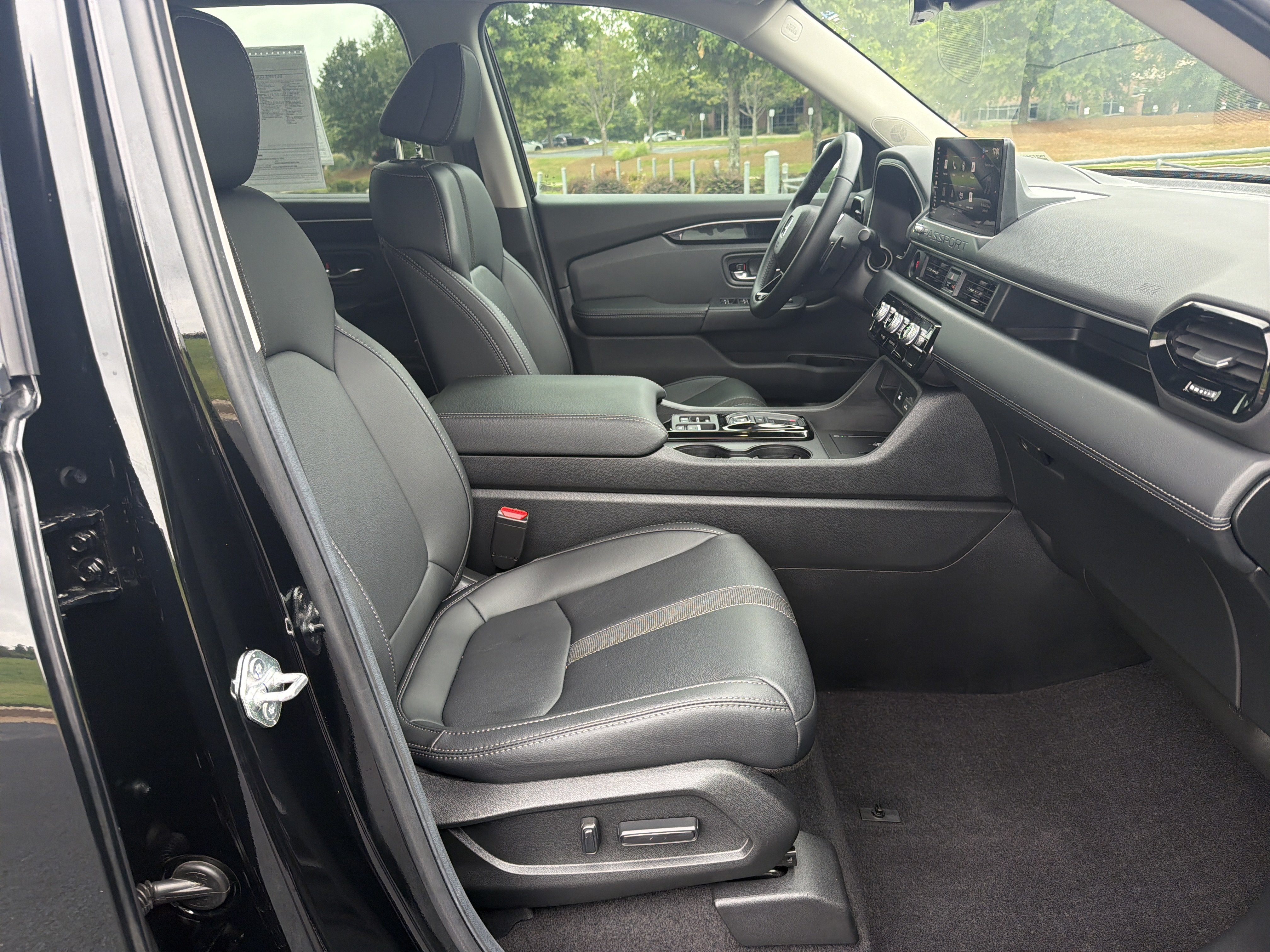 Certified 2026 Honda Passport RTL image 31