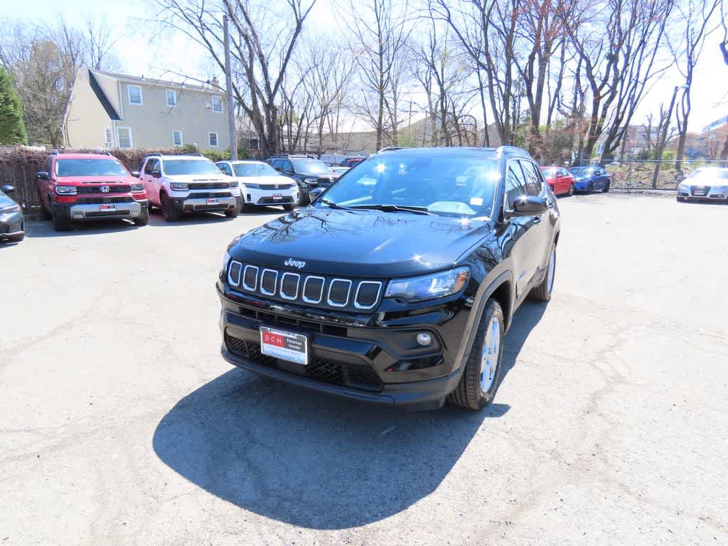 Used 2022 Jeep Compass Latitude image 1
