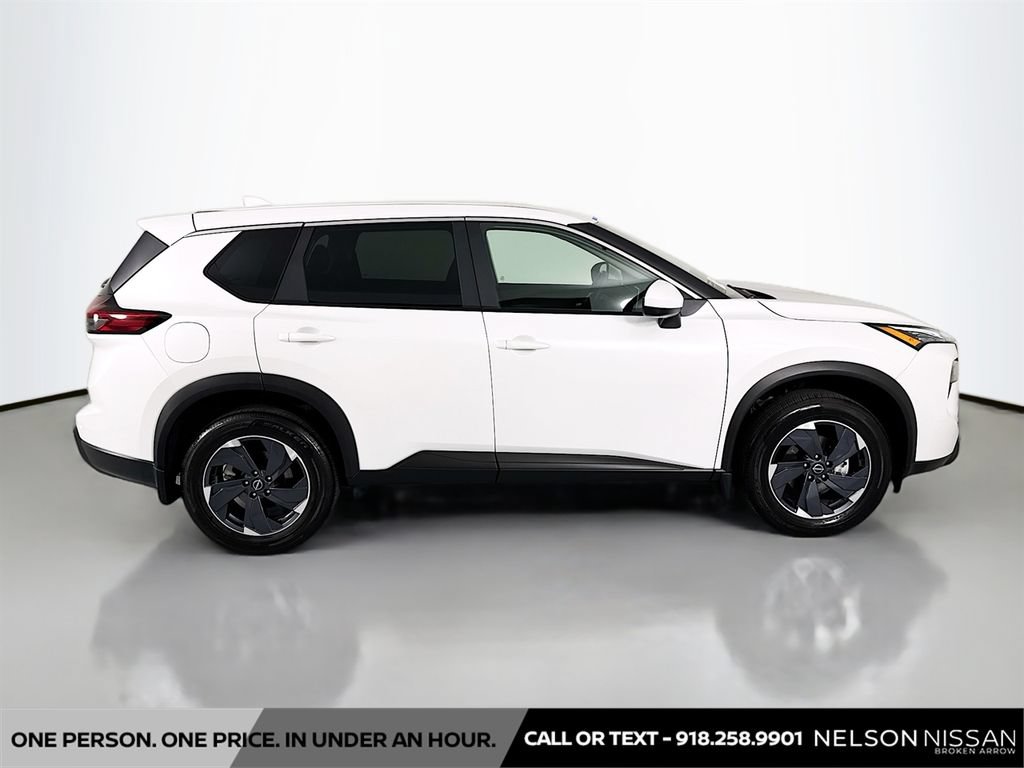 Certified 2026 Nissan Rogue SV FWD image 4