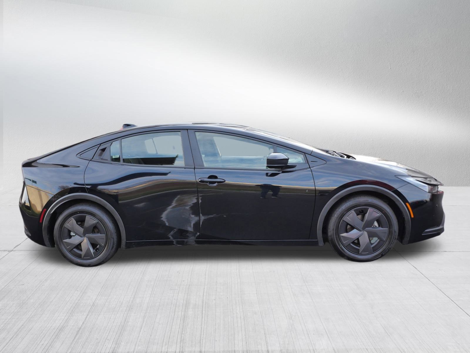 Certified 2025 Toyota Prius LE image 9