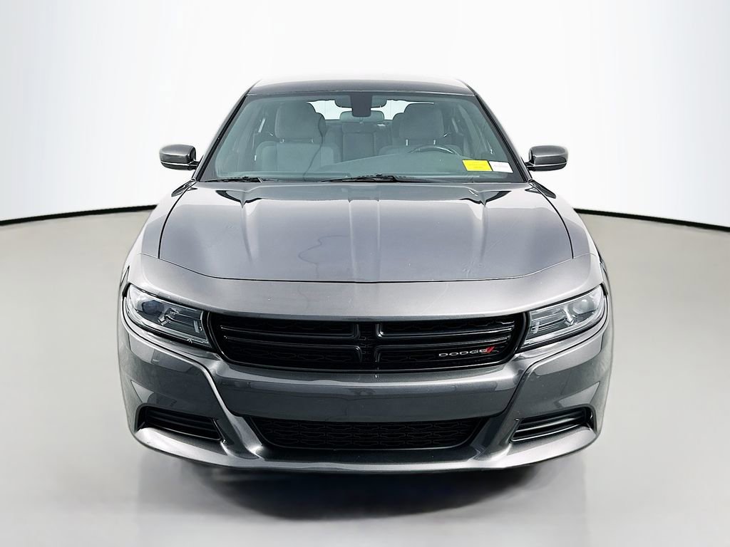 Used 2022 Dodge Charger SXT RWD image 2