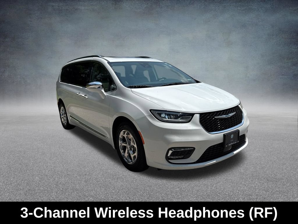 Used 2021 Chrysler Pacifica Limited w/ Uconnect Theater Family Group FWD image 10