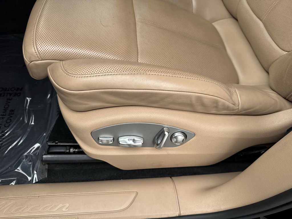 Used 2021 Porsche Macan image 42