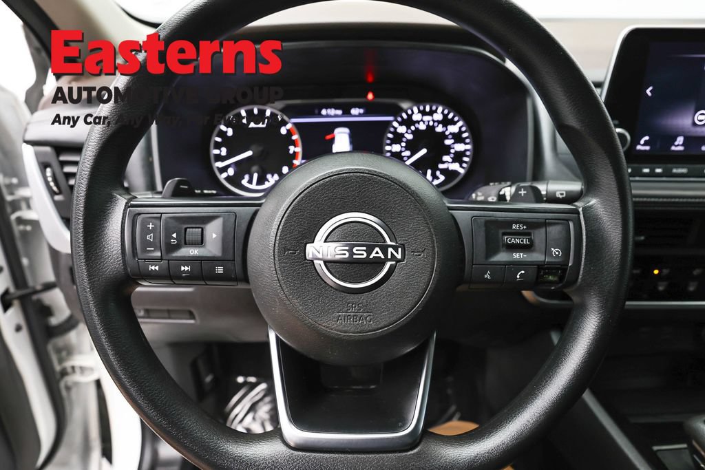 Used 2023 Nissan Rogue S AWD/4WD image 10